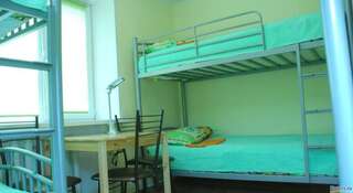 Гостиница PichuginHall Хостел Смоленск Кровать в общем номере для мужчин и женщин с 8 кроватями-1